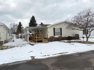 46 Bellwood Dr, Swartz Creek, MI 48473