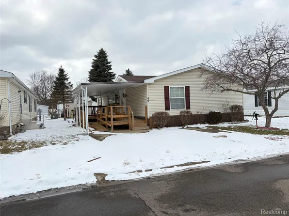 46 Bellwood Dr, Swartz Creek, MI 48473