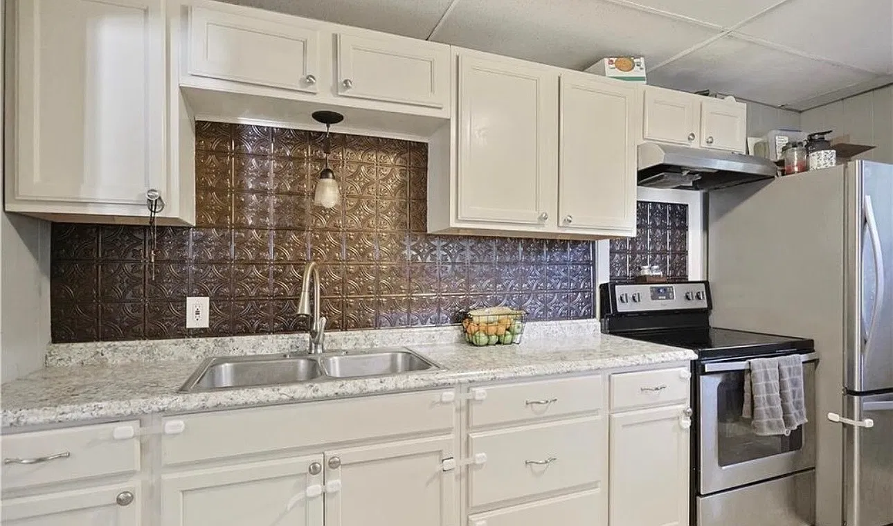4 bed, 1652 sqft, $1,600 — Photo 1