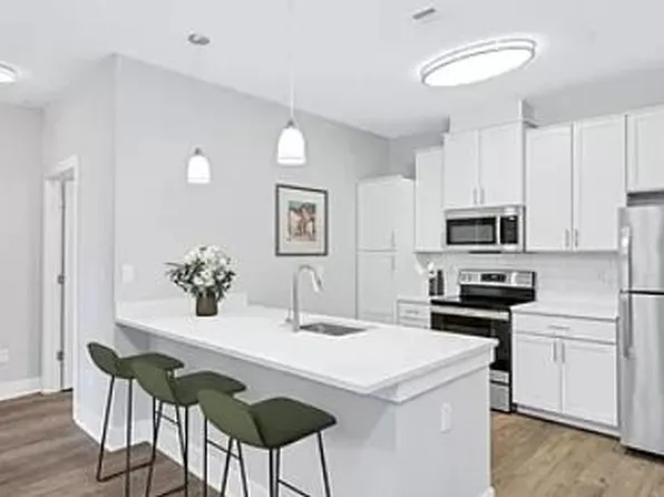 48 Clifton Mnr, Falling Waters, WV 25419