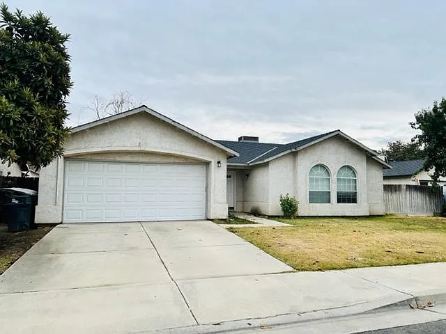 3 bed, 1444 sqft, $1,995 — Photo 2