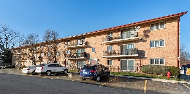 1st image of 9430 Greenbriar Dr APT 3H