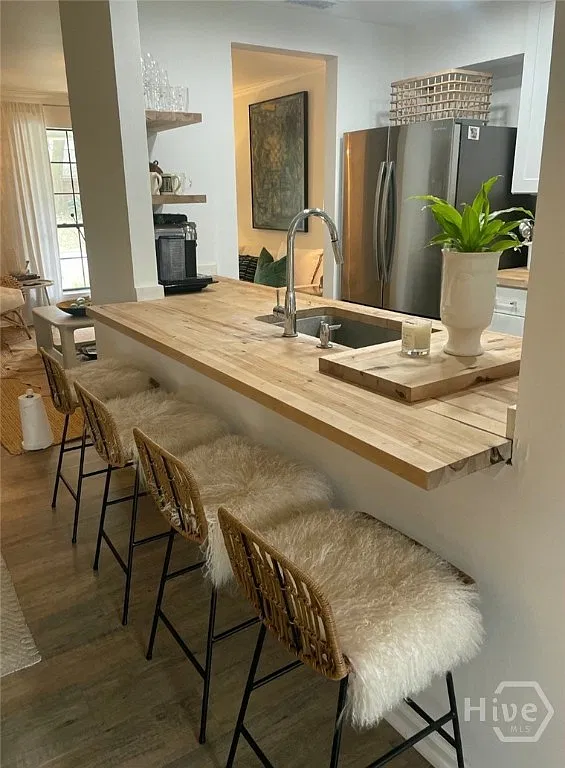 3 bed, 2.0 bath, 1687 sqft, $2,300 — Photo 4