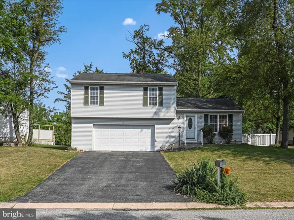2817 Sherwood Ln, Dover, PA 17315