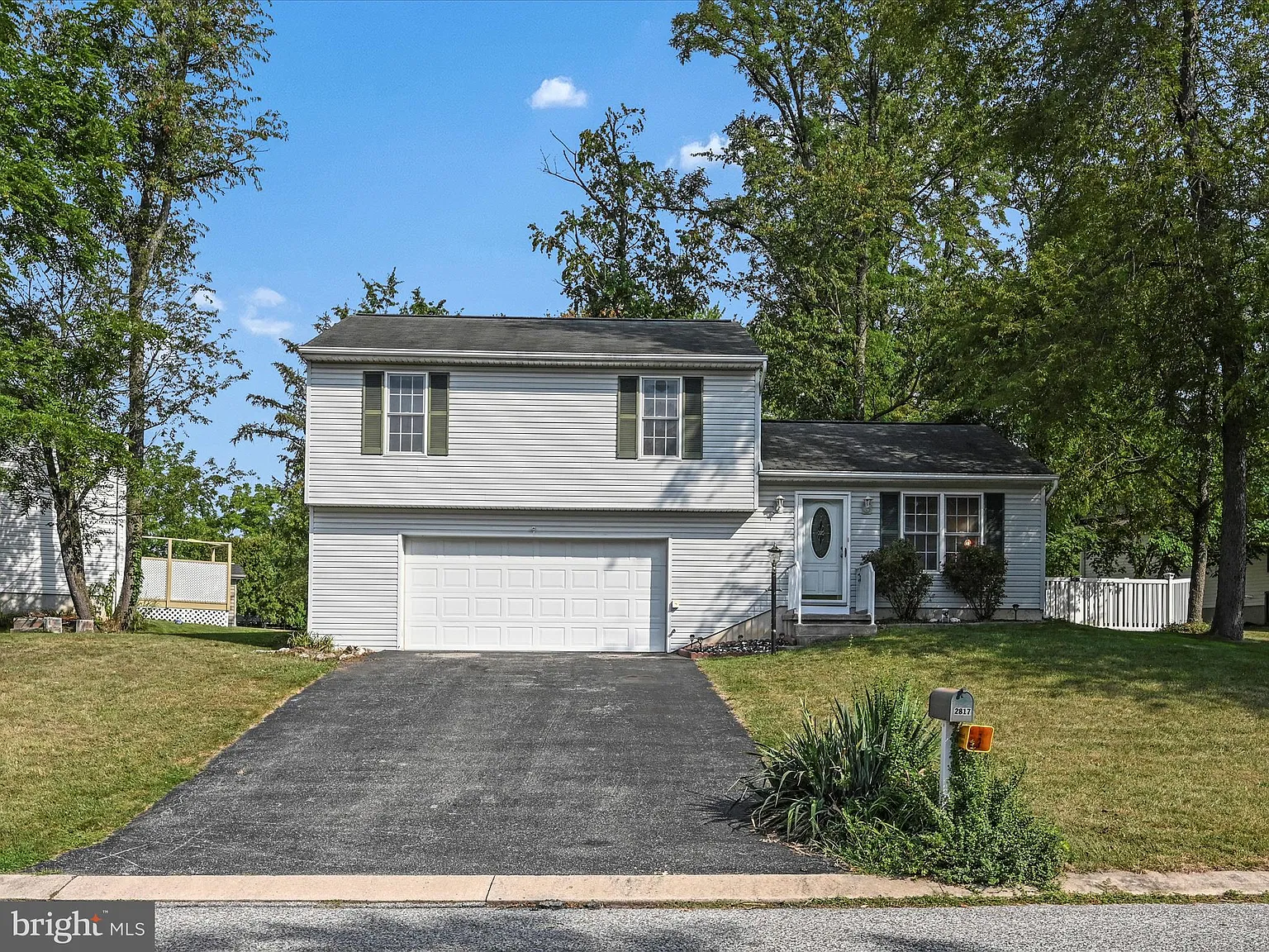 2817 Sherwood Ln photo 1
