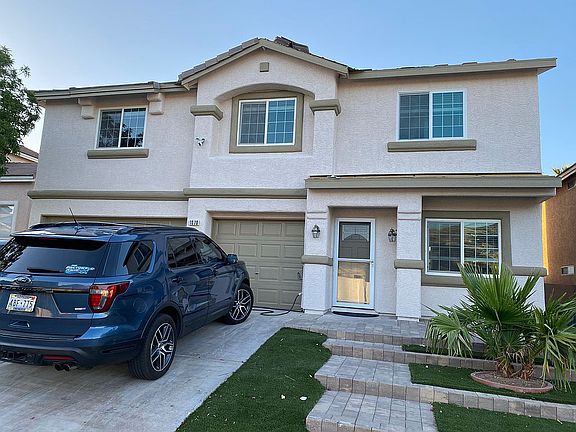 3rd image of 1070 Las Palmas Entrada Ave