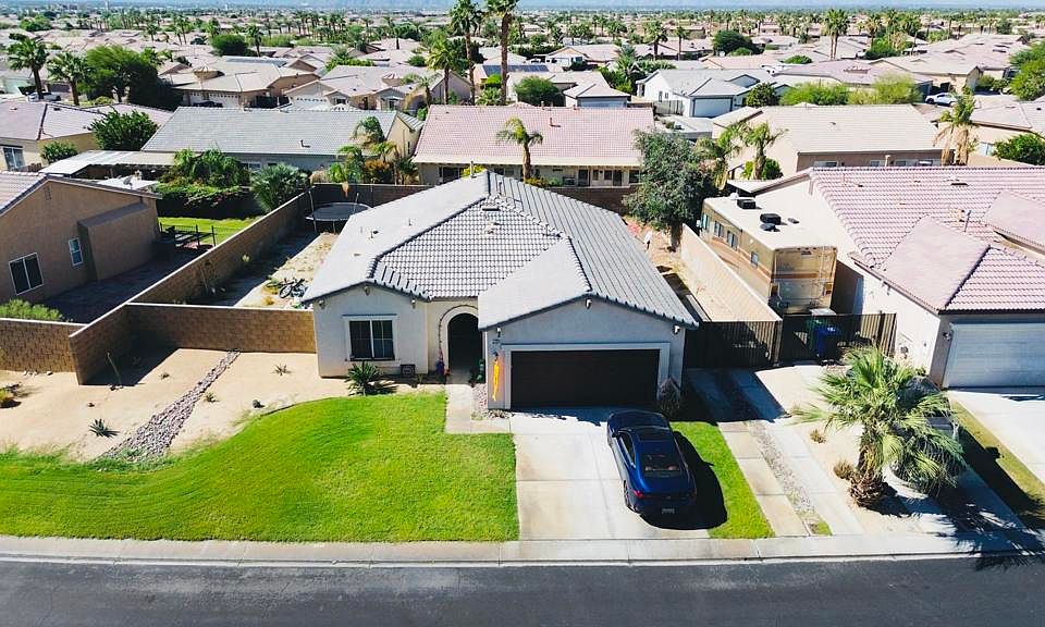 1st image of 40567 Broadmoor Dr