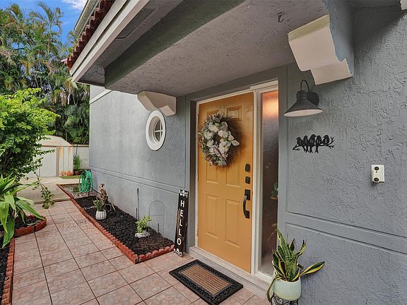 5th image of 11061 NW 1st Street