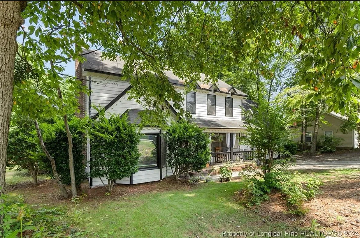 3 bed, 2283 sqft, $1,950 — Photo 3