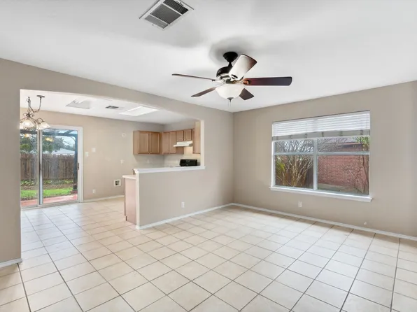 107 McCarthur Dr, Leander, TX 78641