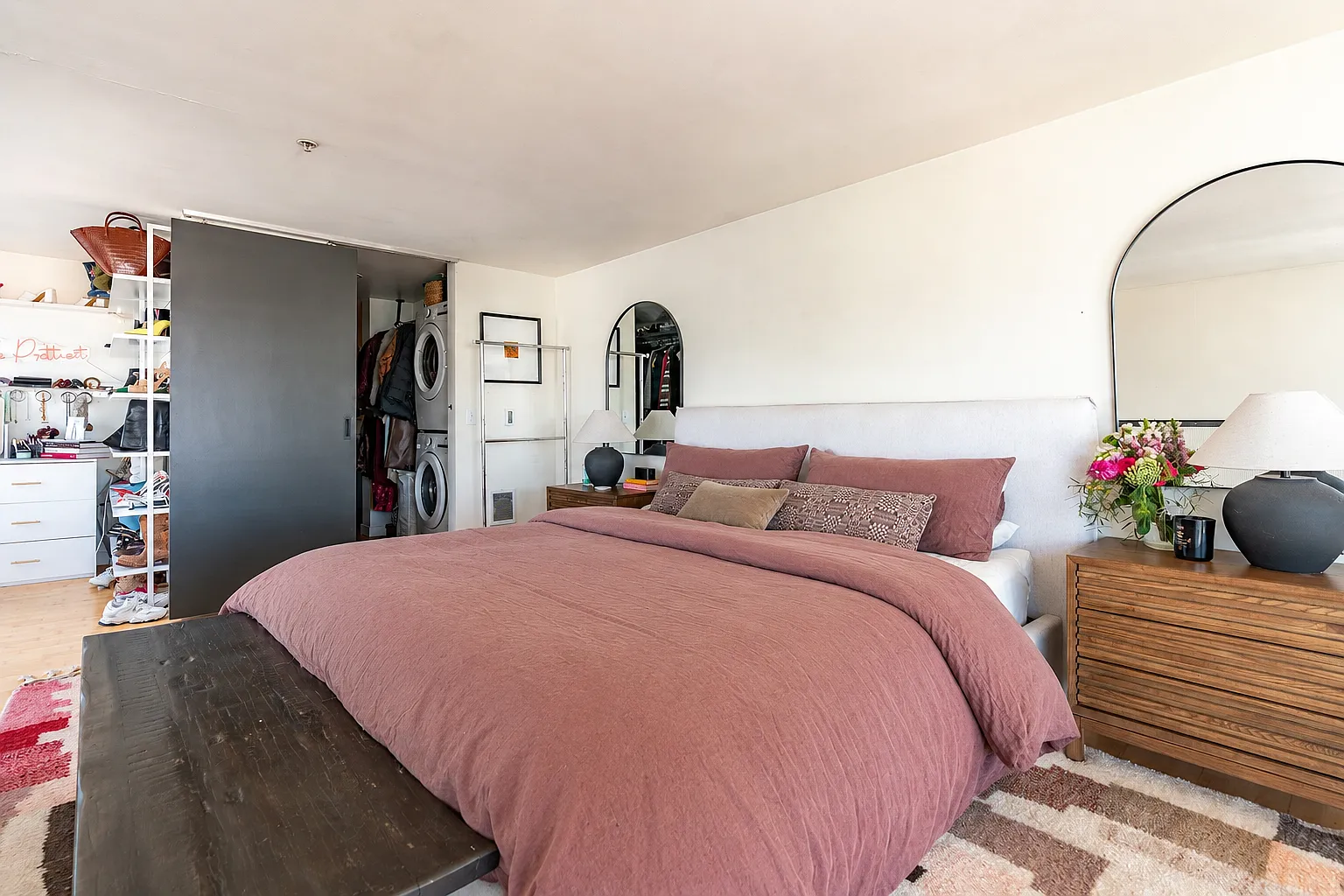 1 bed, 992 sqft, $5,300 — Photo 4