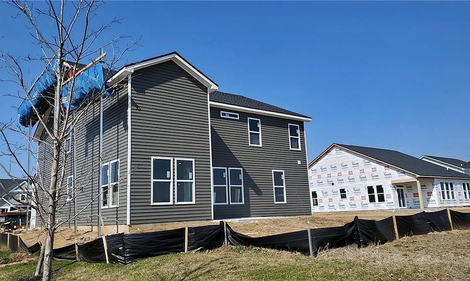 2nd image of 3393 Creekridge Ln