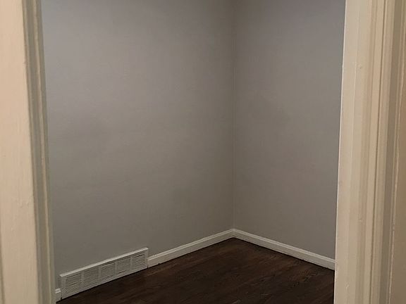 4th image of 650 E 260th St