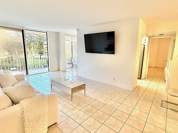 2nd image of 290 174th St APT 312