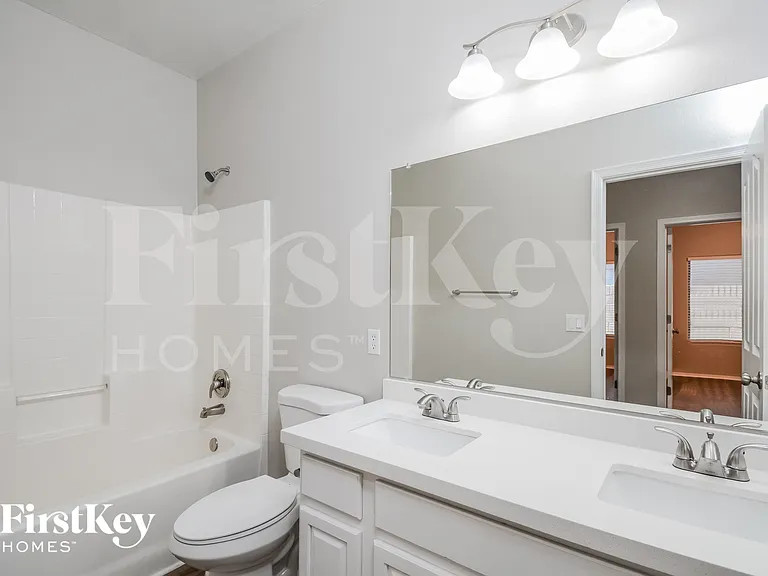 3606 N 129th Ave — Photo 15