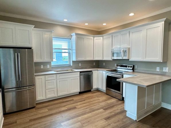1014 Avenue H APT 2