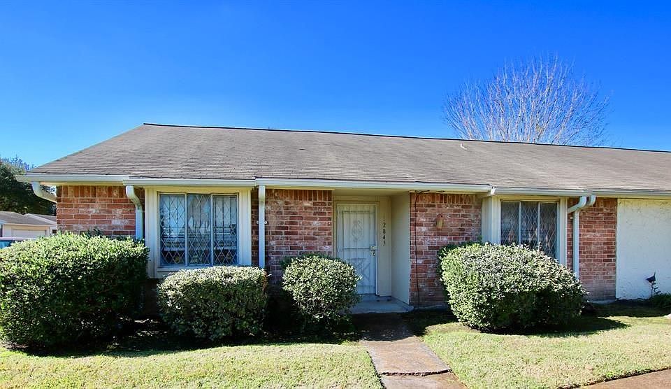 1st image of 12843 Clarewood Dr