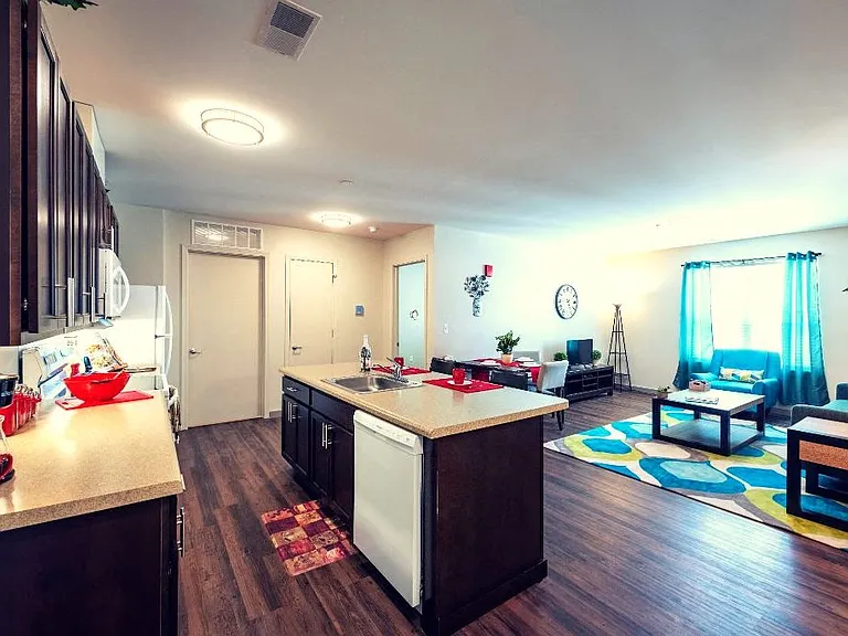 Residences at Avondale Town Center — Photo 14