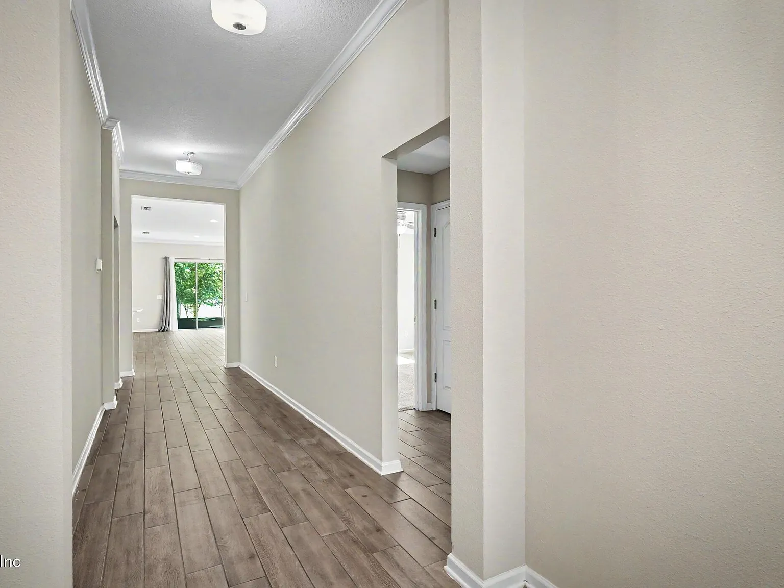 4 bed, 3.0 bath, 2432 sqft, $2,850 — Photo 4