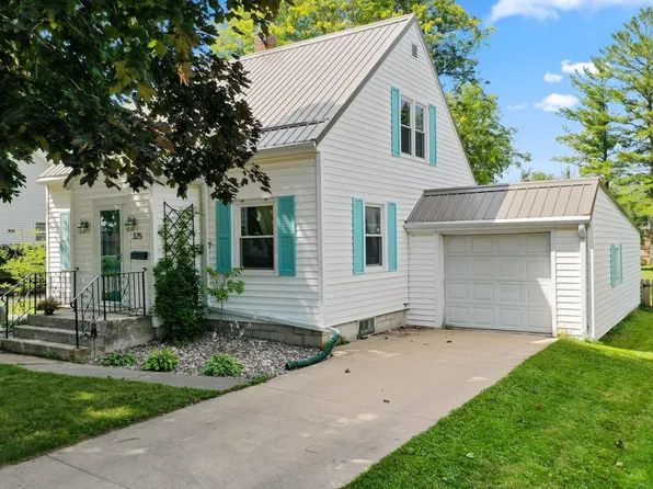 325 Robbins St, Seymour, WI 54165