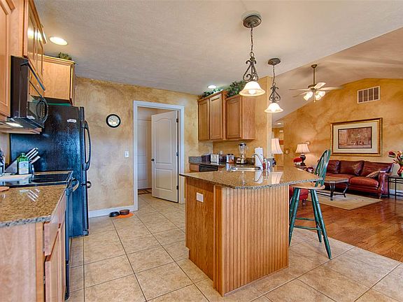 4th image of 9869 Arbor Lake Dr