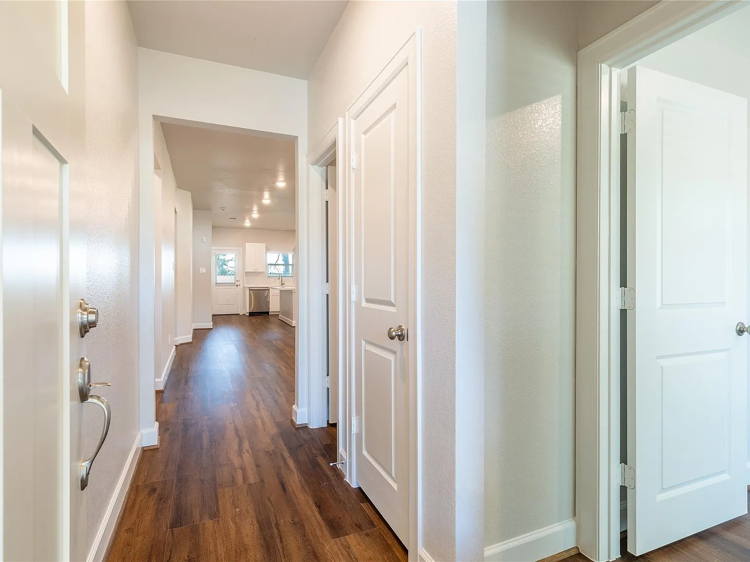 4 bed, 3.0 bath, 1534 sqft, $1,800 — Photo 4