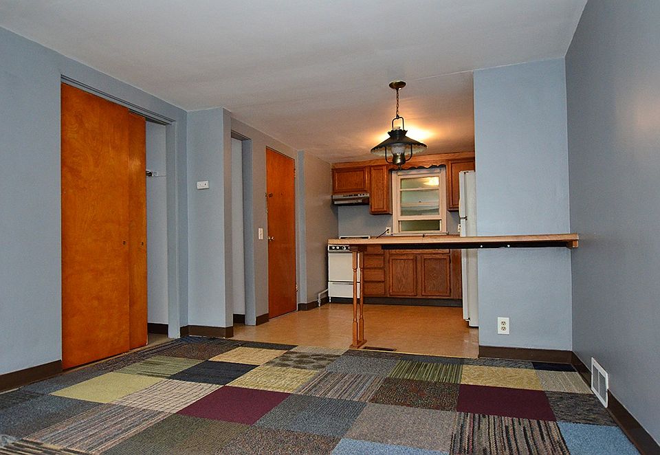2nd image of 10 Norton Dr APT 5