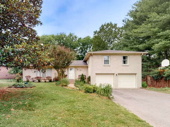 249 Green Harbor Rd, Old Hickory, TN 37138