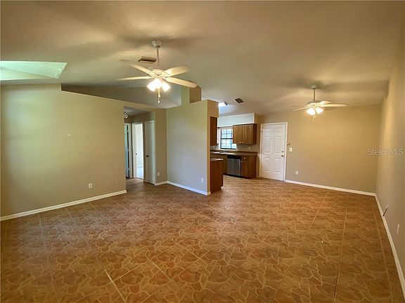 5th image of 1394 SE Carnahan Ave