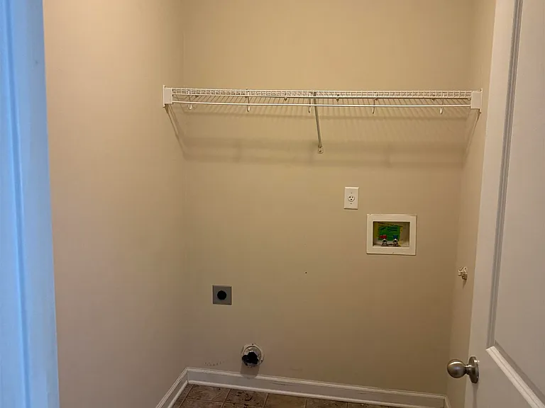 10389 Redmond Dr — Photo 3