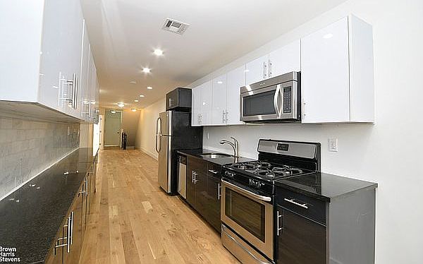 1st image of 111 Madison St #1