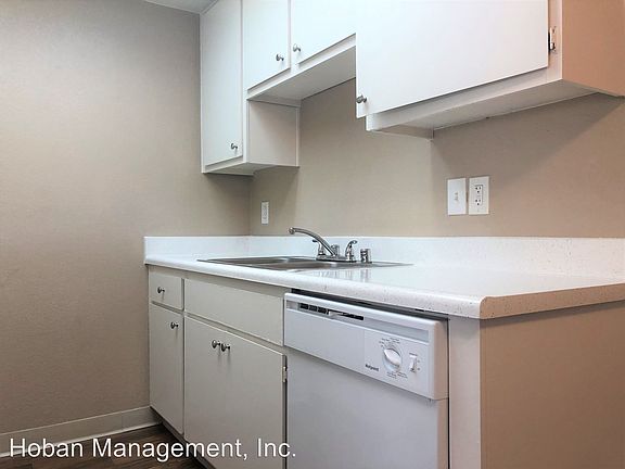 3rd image of 2975 Euclid Ave #14
