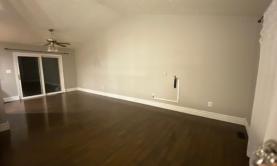 Living/Dining Area 