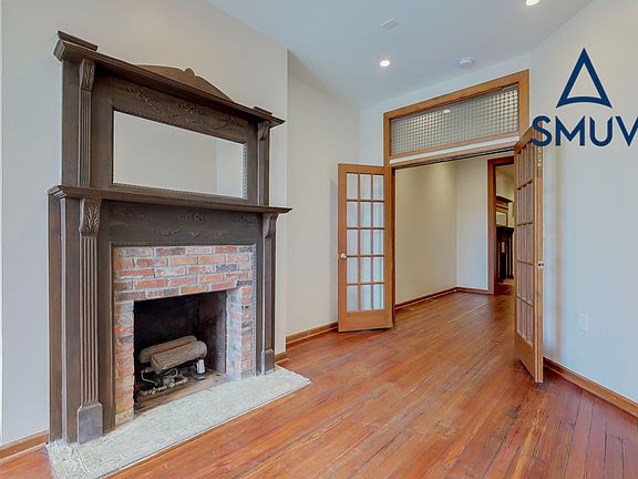 2nd image of 1609 Saint Paul St Space 1609-01