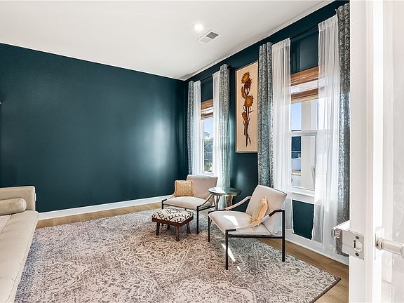 4th image of 209 Furness Dr