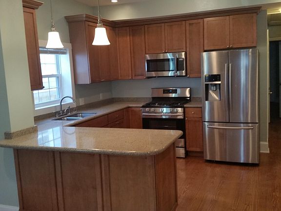 3rd image of 4416 Annunciation St