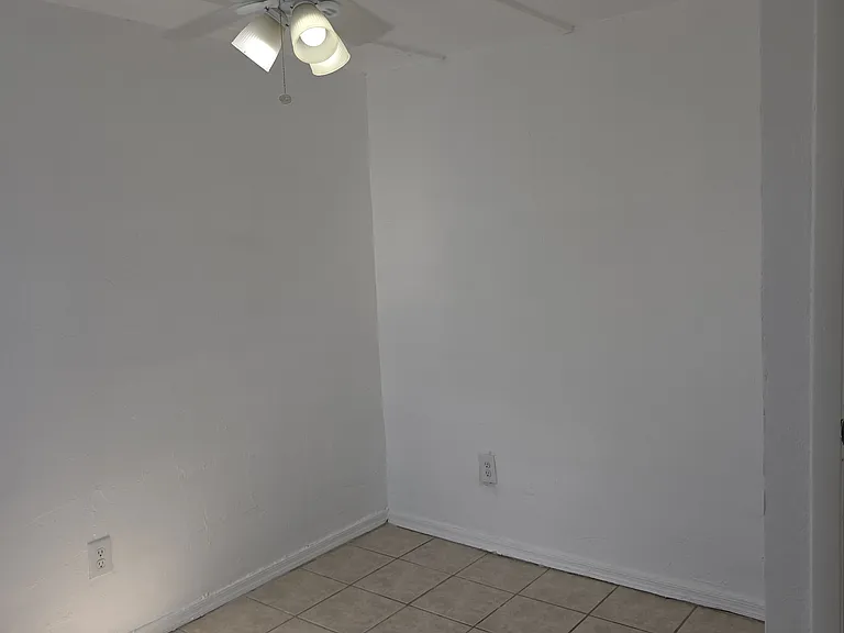 3818 W Portland St — Photo 7