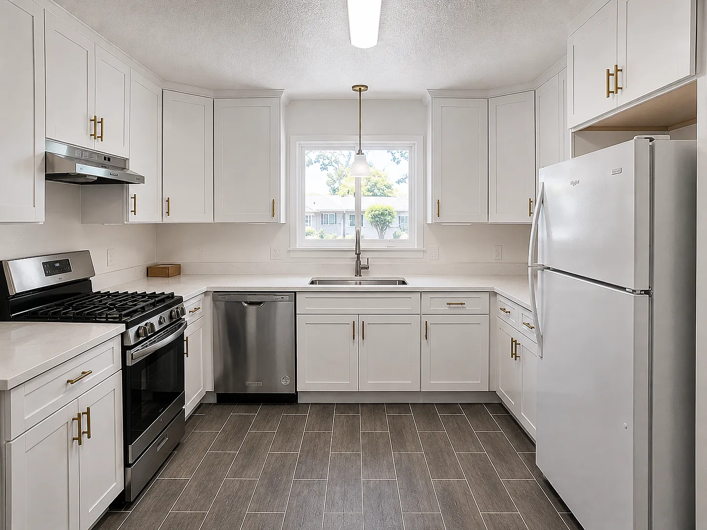 3 bed, 1222 sqft, $4,350 — Photo 4