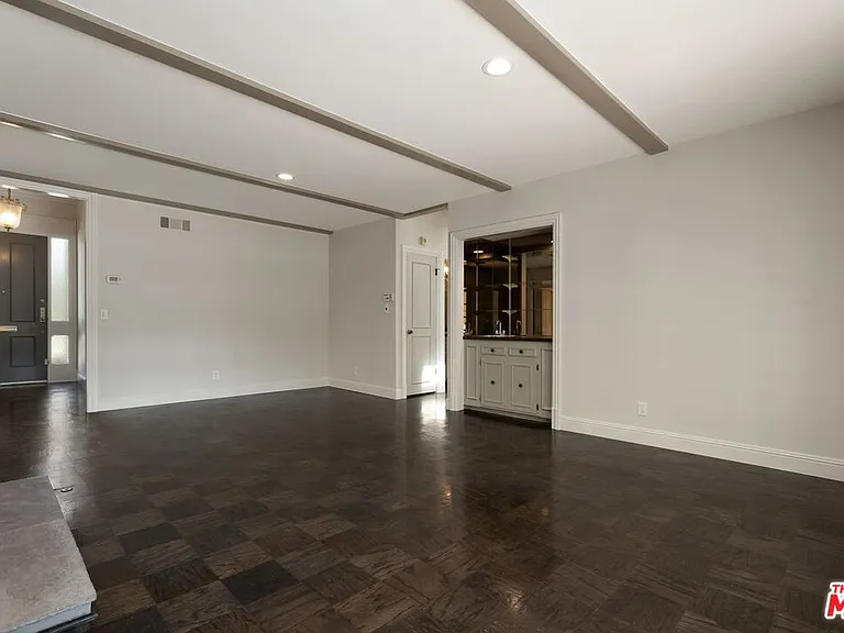 519 N Rexford Dr — Photo 19
