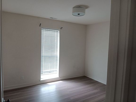 4th image of 1203 Lakeview Ave