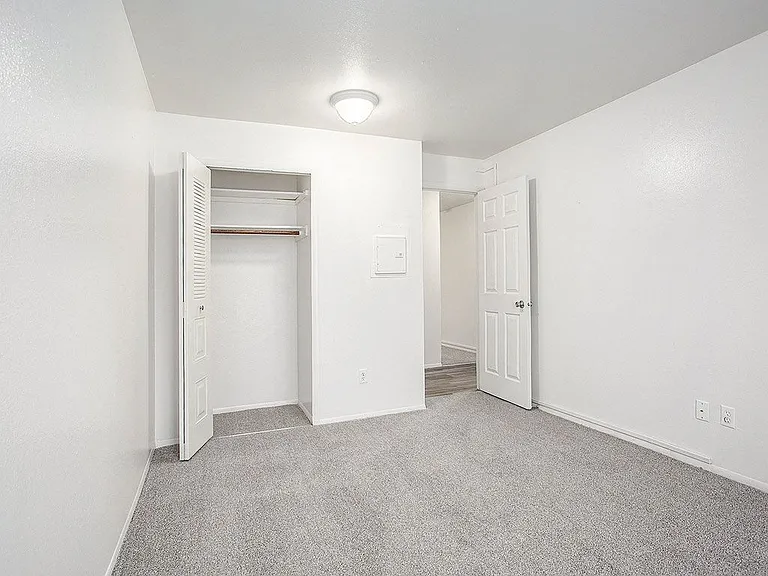 Hampton Lakes Apartments — Photo 34