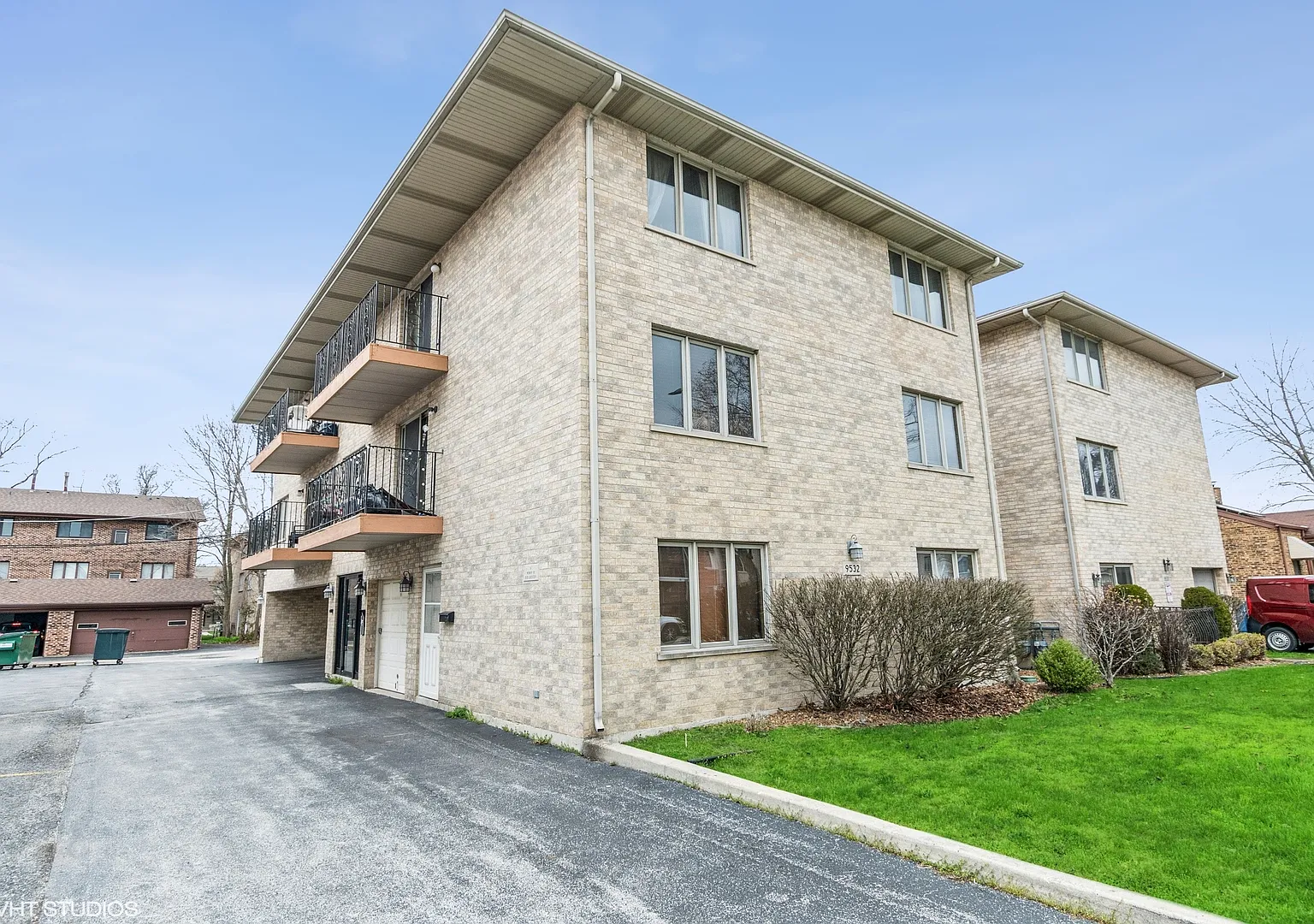 2 bed, 1000 sqft, $1,800 — Photo 1