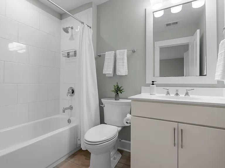 Guest room 2, private bathroom