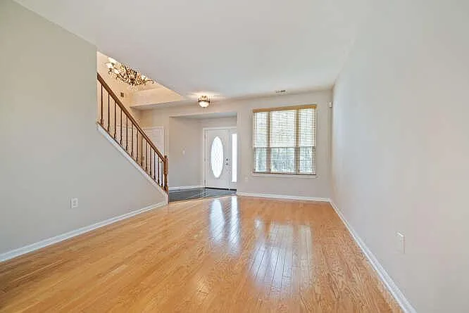 9 Inverness Dr — Photo 6