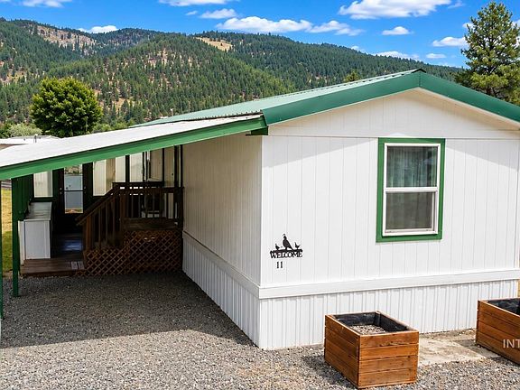 2nd image of 11 Mariposa Ln