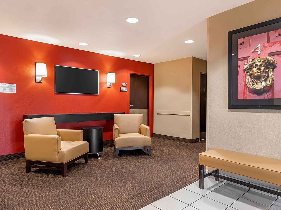 Lobby and Guest Check-in