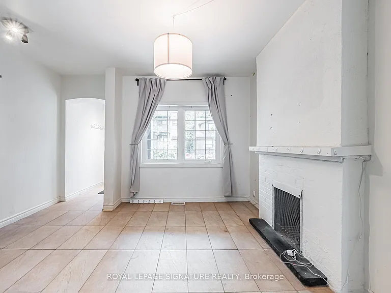 573 Coxwell Ave — Photo 5