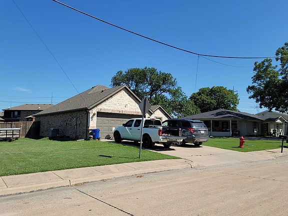 2nd image of 2509 1st St