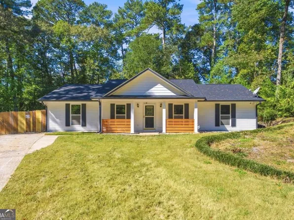 657 Nelby Ct, Stone Mountain, GA 30083