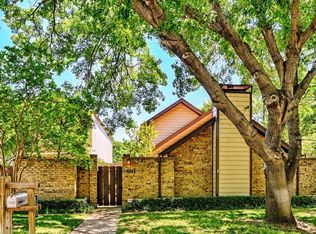 601 Castlewood Ln, Arlington, TX 76012
